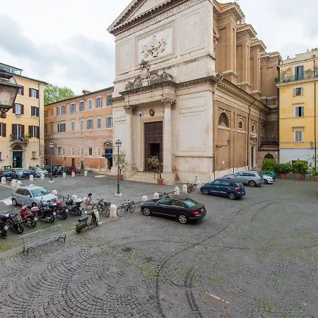 Coronari Enchanting Two Bedroom Apartmán Řím